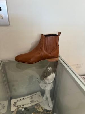File Tan Boots
